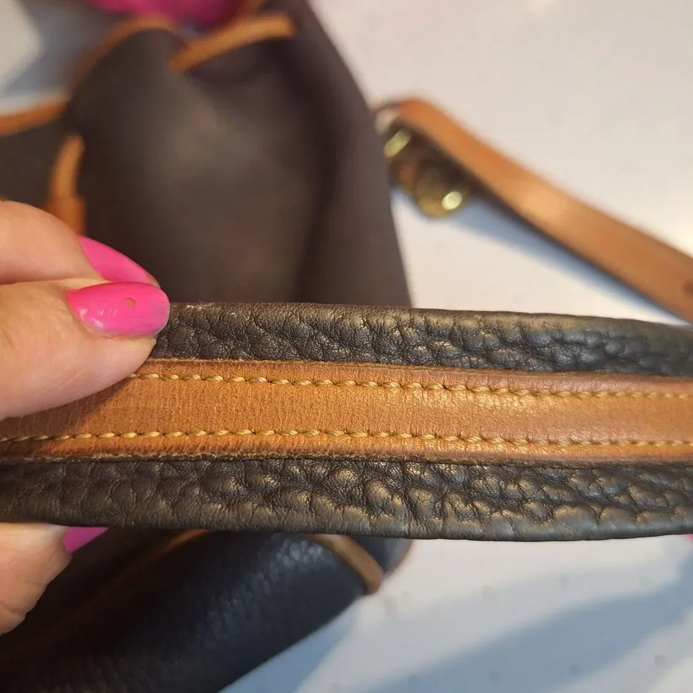 Vintage Dooney & Bourke Pebbled All Weather Leather Drawstring  Shoulder Bag - Picture 15 of 16